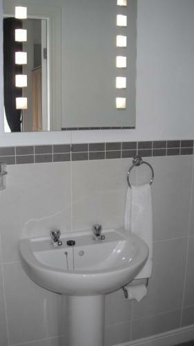 Hostal Burleigh Guest House