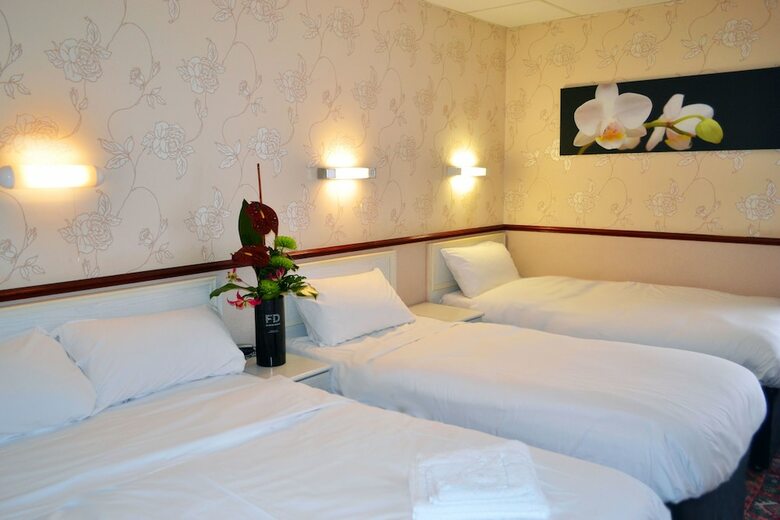 Lyndene Hotel
