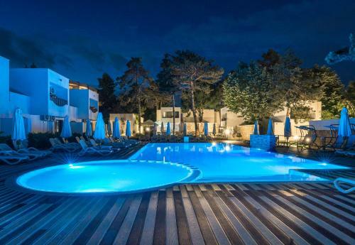 Hotel Mera Resort