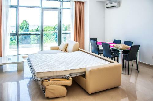 Riviera Residence Apartments