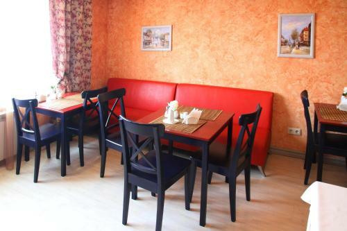 La Mezon Hotel