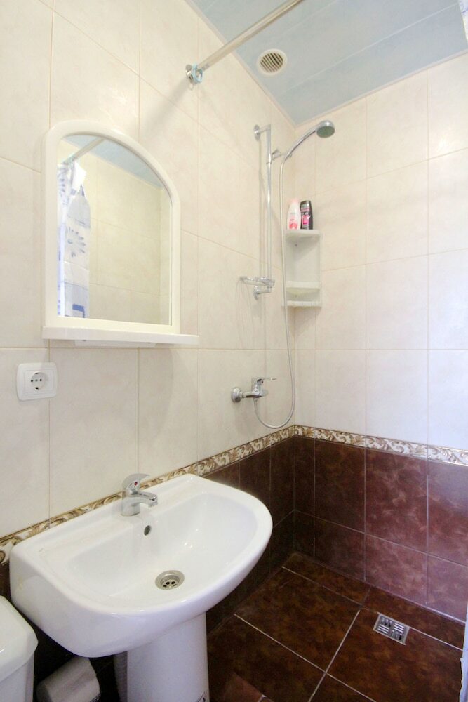 Hostal Saratov Guest House