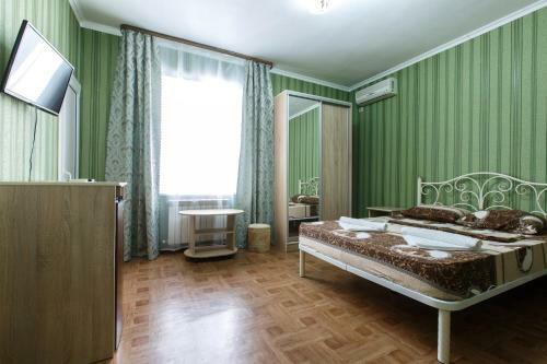 Hostal Aroks Guest House