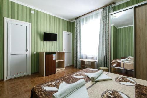 Hostal Aroks Guest House