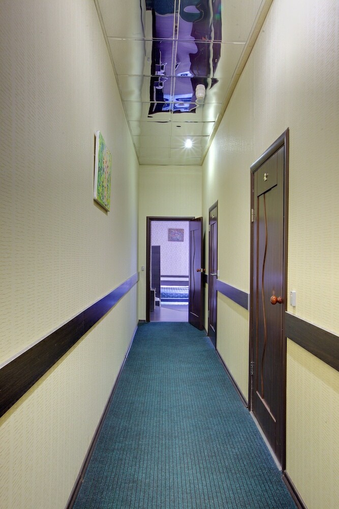 Hotel Ra Nevsky 102