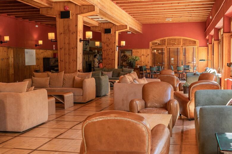 Hotel Manantial