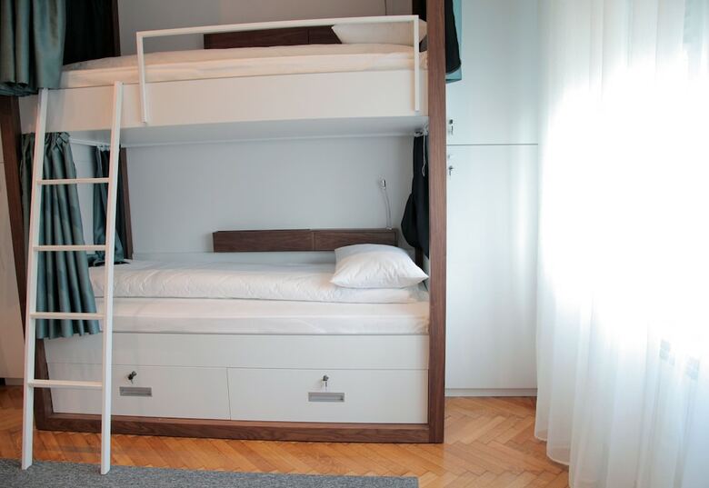 Hostel Karavan Inn
