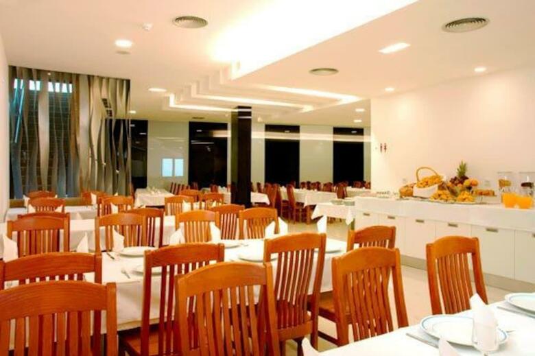 Hotel Genesis