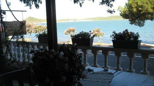 Hostal Ayvalik Dostlar Pansiyon