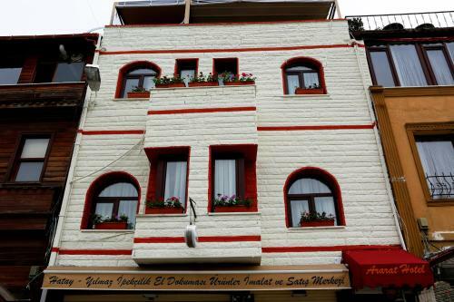 Hostal Ararat Hotel