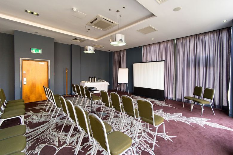 Hotel Lorne (i)