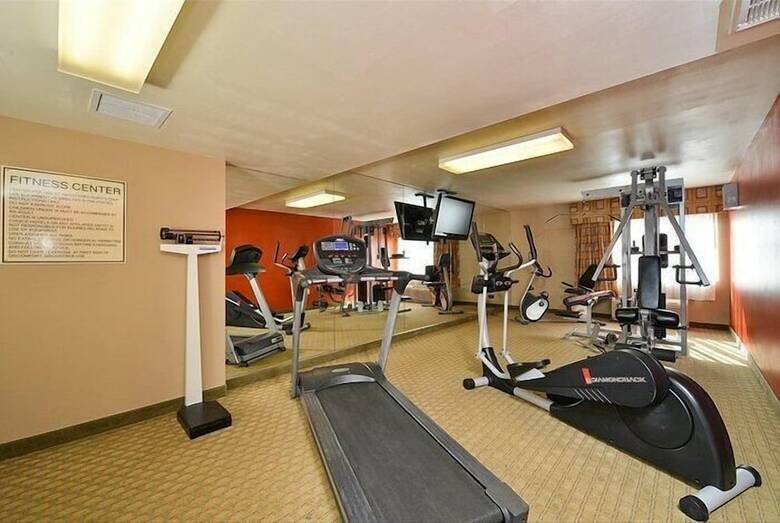 Hotel Quality Inn & Suites