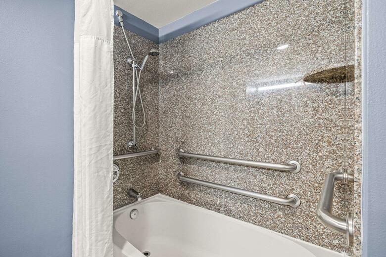 Hotel Quality Inn & Suites