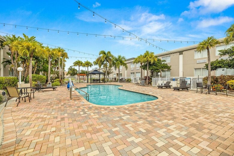 Hotel Quality Inn & Suites