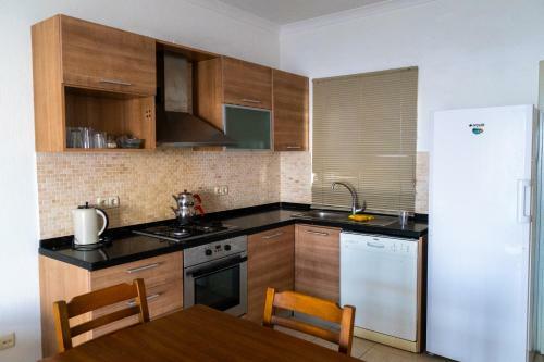 Grand Sea View Aparts
