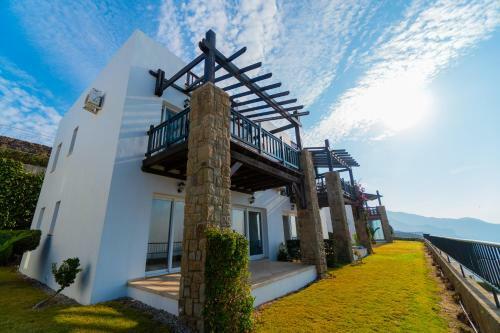 Grand Sea View Aparts