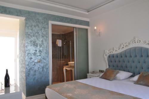 Olivias Group Hotel