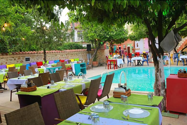 Blue Sea Garden Family Hotel