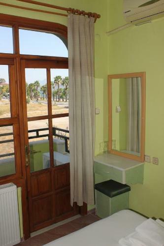 Flora Hotel