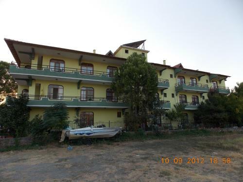 Flora Hotel