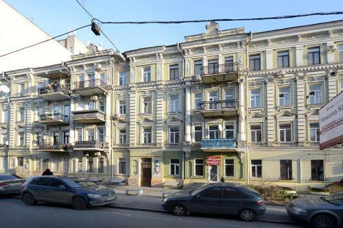 Apartment Opera 5 Rooms
