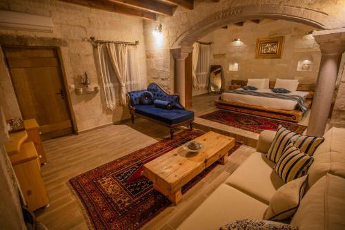 Posada Divan Cave House