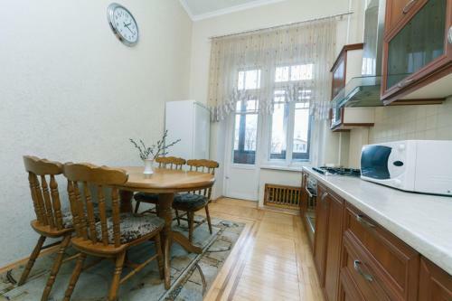 Lux Apartment Mykhailivska 19