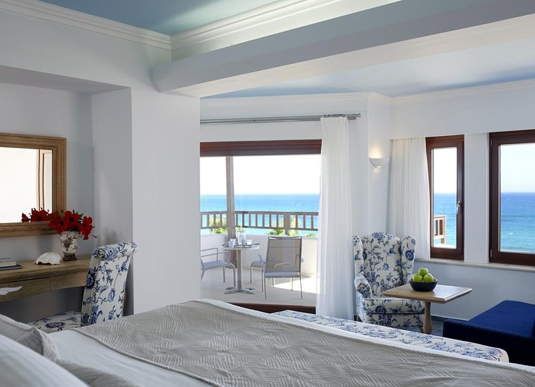 Hotel Ikaros Beach Luxury Resort & Spa