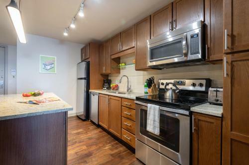 Elm Street Apartment By Stay Alfred