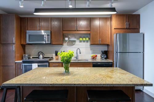 Elm Street Apartment By Stay Alfred