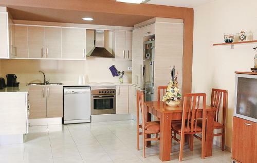 Holiday Apartment Pineda De Mar 4