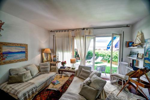 Can Cristina By Helloapartments