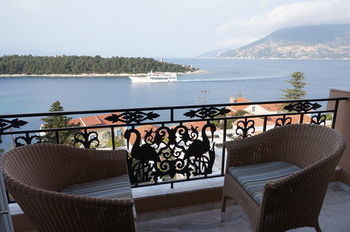 Residencia Faros Suites