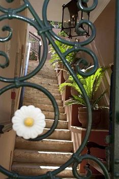 Residencia Faros Suites