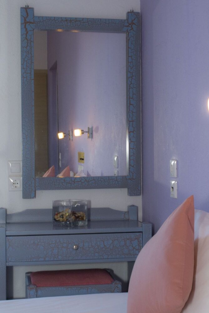 Nikos Hotel