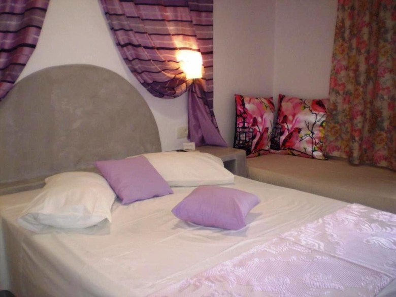 Hotel Irineos Studios