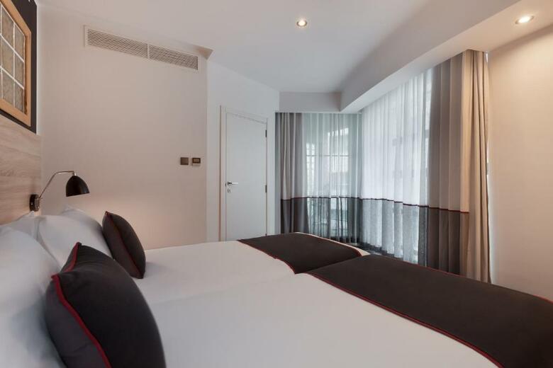 Baystreet Hotel