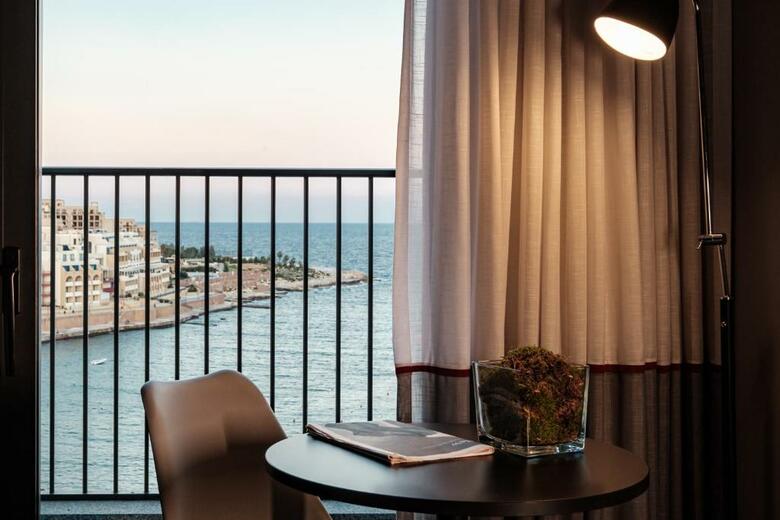 Baystreet Hotel