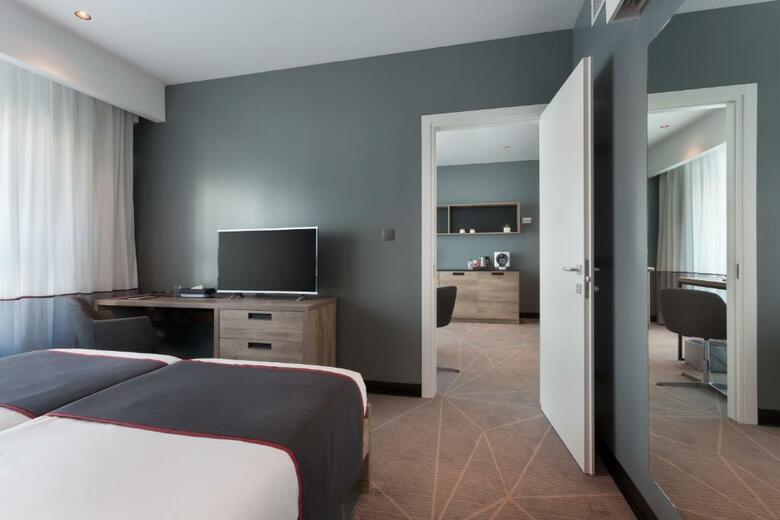 Baystreet Hotel
