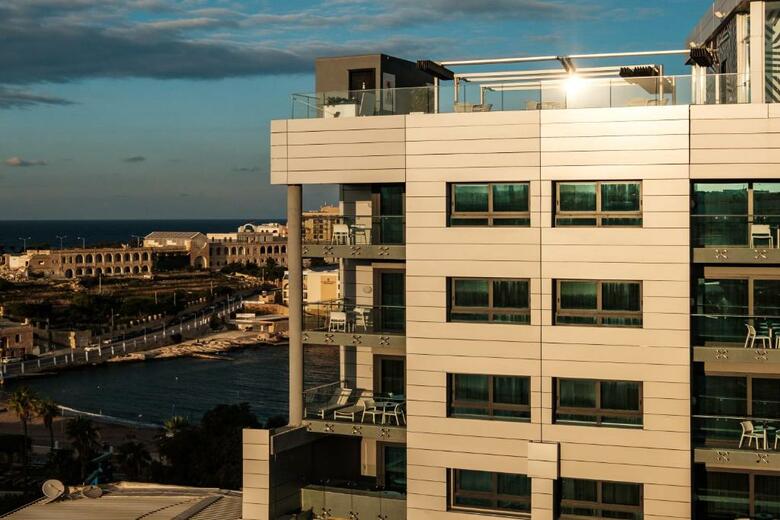 Baystreet Hotel