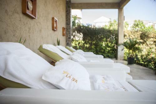 Hotel Aroma Beach Resort And Spa