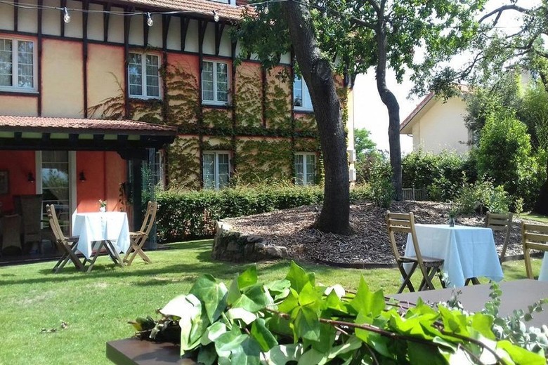 Hotel Torres De Somo