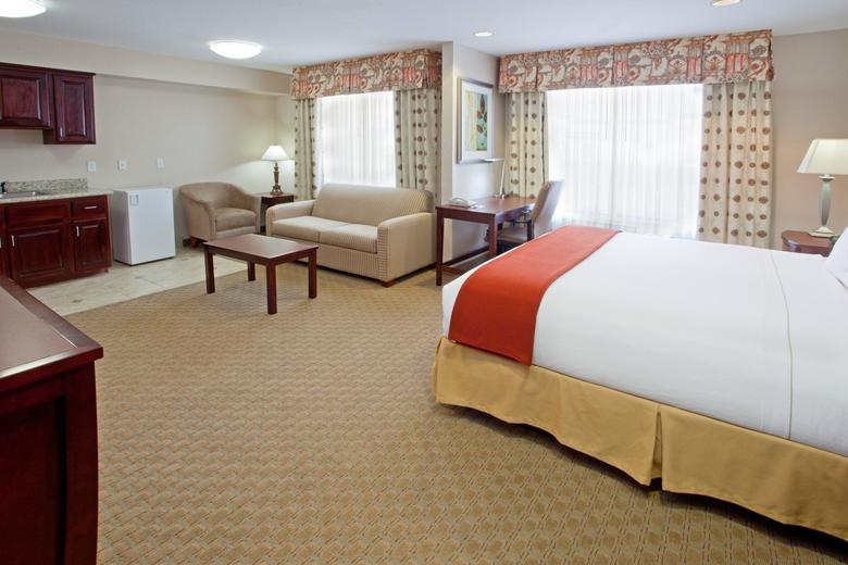 Holiday Inn Express Hotel & Suites College Station