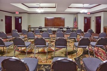 Holiday Inn Express Hotel & Suite