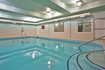 Holiday Inn Express Hotel & Suite