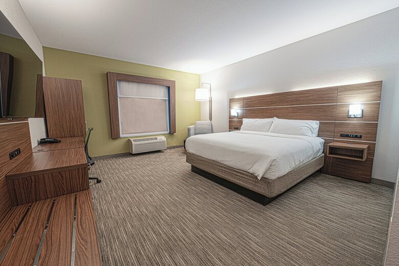 Holiday Inn Express Hotel & Suites East Lansing