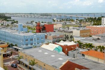 Hotel Indigo Fort Myers River District