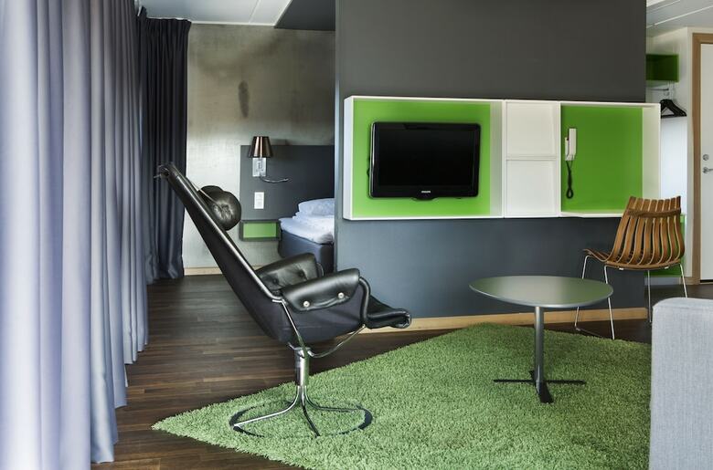 Comfort Hotel Runway