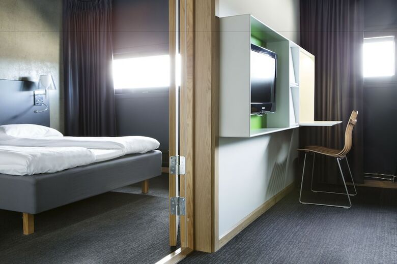Comfort Hotel Runway