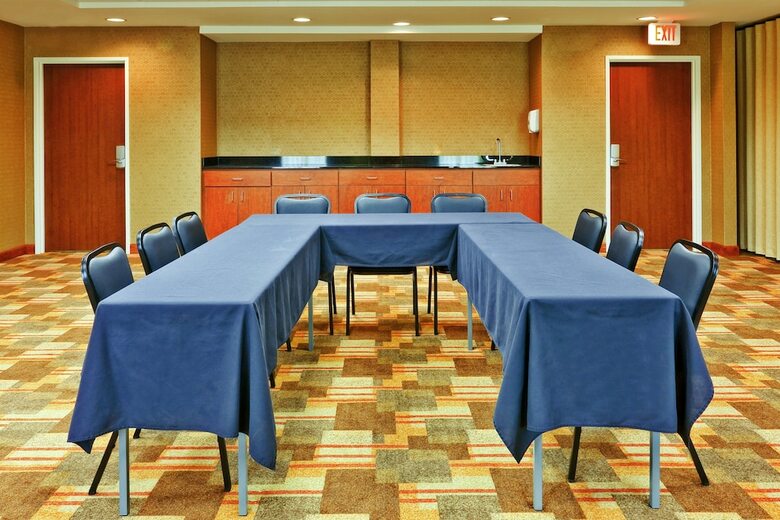 Holiday Inn Express Hotel & Suites Memphis/germantown
